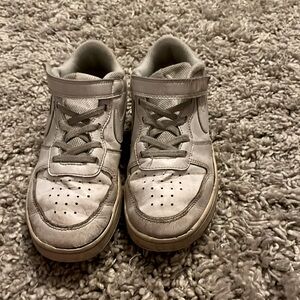 Nike  white shoes size 3Y